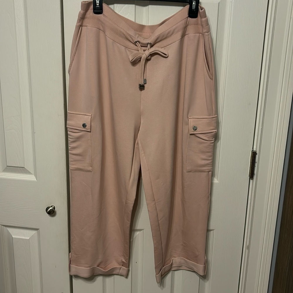 Calvin Klein Cropped Cargo Pants